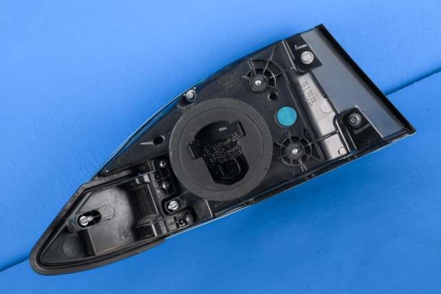 Baklykt høyre ytre til Tesla Model S 2013-2016 (Fase 1)  (TESLA|6005921-00-D|)