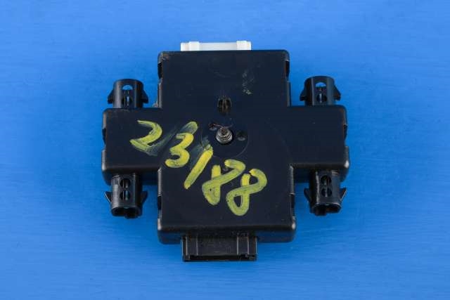 Antenne forsterker til BMW 3-Serie 2012-2018 (F30/F31/F34) (F30/F31/F34) (BMW|9 229 043|)