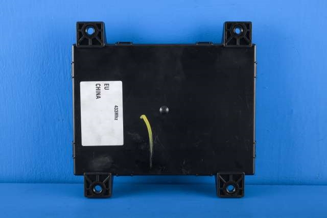 Styreenhet comfort (BCM) til Tesla Model S 2013-2016 (Fase 1)  (TESLA|1010907-00-D|)