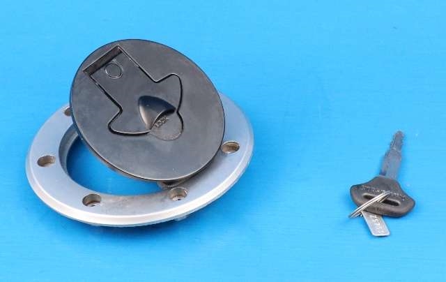 MC, Bensinlokk med nøkkel til MC Kawasaki ZR-7, 1999-2003  