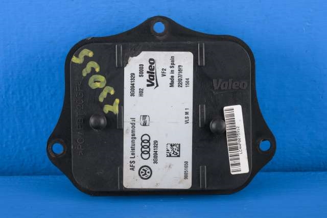 Styreenhet lys (LCM - Light Control Module) til VW Passat 2015-2019 (Fase 1) (B8) (B8) (VAG|3G0 941 329|)