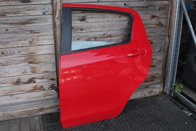 Dør venstre bak til Toyota Yaris, 2014-2020 (Type III, Fase 2)  