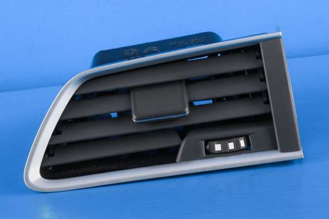 Dashbord friskluftdyse høyre til Peugeot 508, 2014-2018 (Type I, Fase 2) (PEUGEOT|96 864453 77)