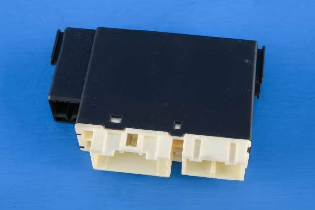 Rele diverse til Toyota Yaris, 2012-2014 (Type III, Fase 1) (TOYOTA|82641-52060)