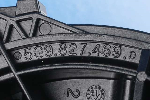 Bakluke/bakdør håndtak til VW Golf VII 2012-2017 (Fase 1)  (VAG|5G9 827 469 D|)