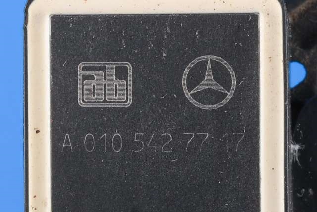 Sensor nivå, venstre foran til Mercedes GL 2006-2012 (X164) (X164) (MERCEDES|A 010 542 77 17|)