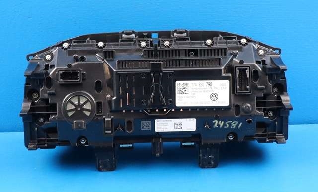 Instrumentpanel til VW T-Roc 2017-->> (VAG|17A 920 790|)