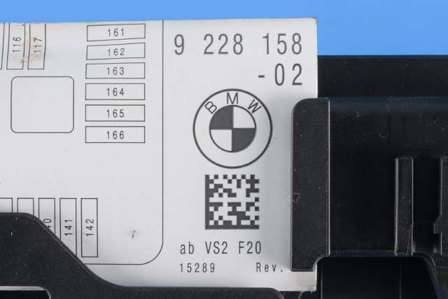 Sikringsboks bagasjerom til BMW 1-Serie 2011-2015 (Fase 1) (F20/F21) (F20/F21) (BMW|61.14-9 261 111|)