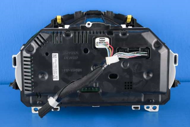Instrumentpanel til Toyota Yaris 2012-2014 (Type III, Fase 1) (DENSO|157550-7733|83800-0DT70|)