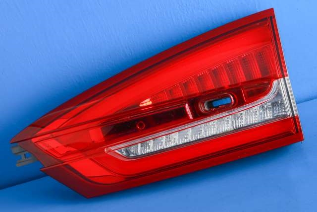 Baklykt høyre indre til Ford Mondeo, 2019-->> (Type V, Fase 2)  (FORD|JS7B-13A602-CE)