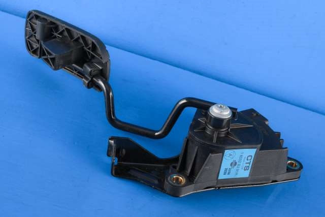 Pedal gass til Nissan E-NV200 2014-->>  (NISSAN|18002-BJ91A|)
