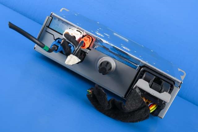 Bilstereo navigasjon til Peugeot Partner 2019-->> (Type III)  (PEUGEOT|98 415758 80|)