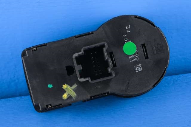 Bryter lys til Opel Astra J 2010-2015  