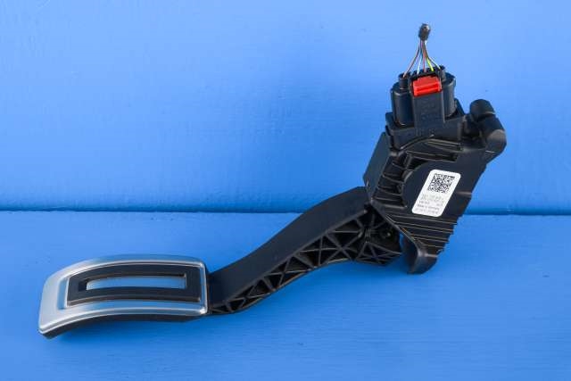 Pedal gass til VW T-Roc, 2017-->> (HELLA|6PV 010 621-13)