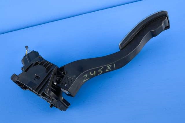 Pedal gass til VW T-Roc 2017-->> (HELLA|6PV 010 621-13|5Q1 723 503 J|)