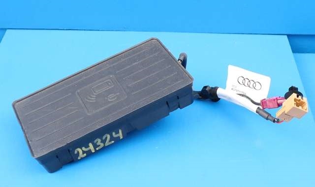Dashbord trådløs mobillader til Audi A6, 2014-2018 (Type IV, Fase 2) (C7) (C7) (VAG|4G1 035 502)