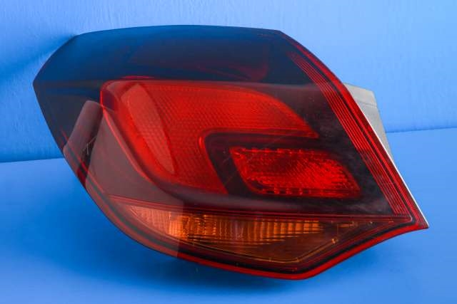 Baklykt venstre ytre til Opel Astra J, 2010-2015  