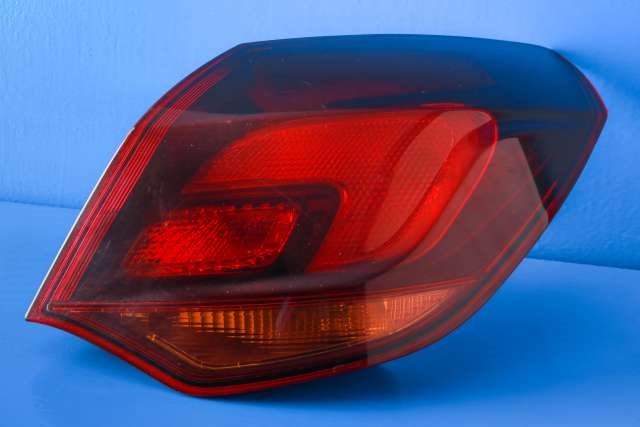 Baklykt høyre ytre til Opel Astra J, 2010-2015  