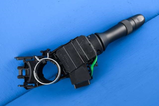 Bryter blink til Toyota Yaris 2014-2020 (Type III, Fase 2)  (TOYOTA|17F939-0D310|)