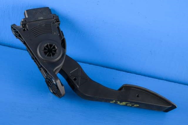 Pedal gass til Suzuki SX4 S-CROSS 2013-->> (Type II) (HELLA|6PV 009 074-09|49400-68L51|)