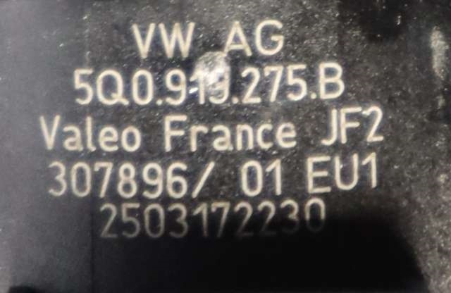 Parkeringssensor foran til VW Passat 2015-2019 (Fase 1) (B8) (B8) (VAG|5Q0 919 275 B|)