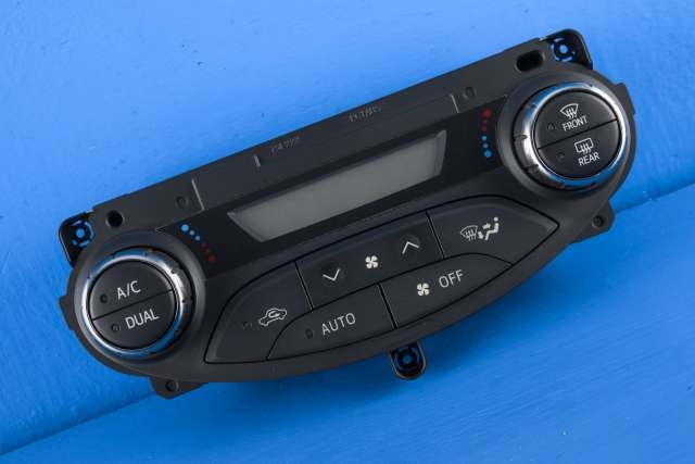 Varmeapparat betjening til Toyota Yaris, 2012-2014 (Type III, Fase 1) (TOYOTA|55900-0D340)