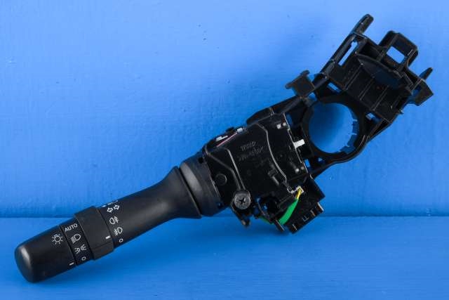Bryter blink til Toyota Yaris, 2012-2014 (Type III, Fase 1) (TOYOTA|17F939-0D310)
