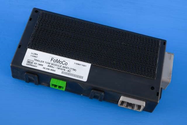 Styreenhet hengerfeste til Ford Focus, 2011-2014 (Type III, Fase 1)  (FORD|AM5J-19H378-AC)