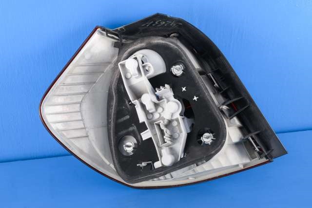 Baklykt høyre til BMW 1-Serie 2004-2011 (E81/E82/E87/E88) (E81/E82/E87/E88) (BMW|7 181 298|)