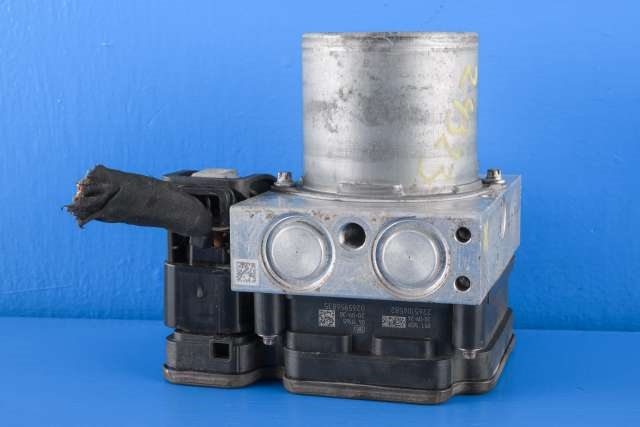 ABS sentral til Mercedes EQV 2020-->> (W447) (W447) (MERCEDES|A 447 900 40 16|)