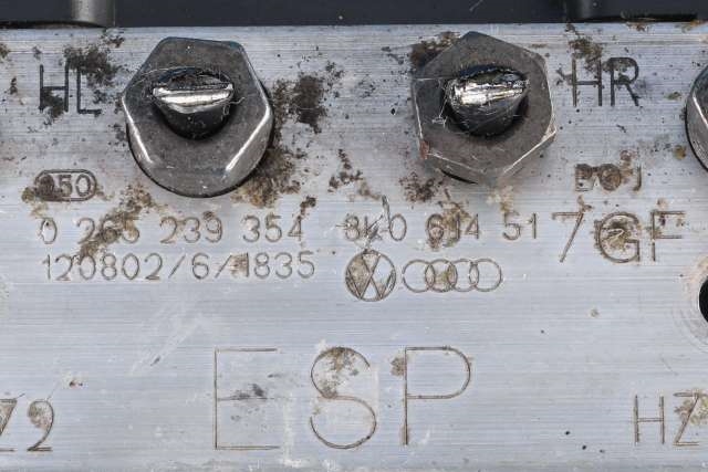 ABS sentral til Audi A4 2007-2014 (Type IV) (B8) (B8) (VAG|8K0 614 517 GF|8K0 907 379 CG|)