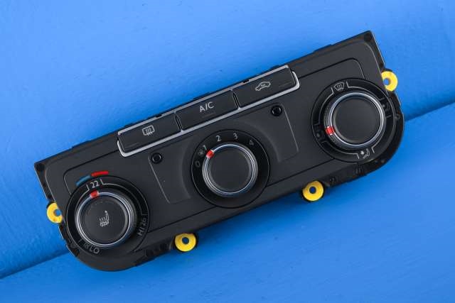 Varmeapparat betjening til VW Transporter / Caravelle, 2015-2019 (T6) (T6) (HELLA|5HB 012 269-49)