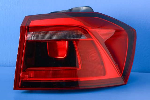 Baklykt høyre ytre til VW Golf Sportsvan, 2014-2018  (VAG|510 945 096 S)