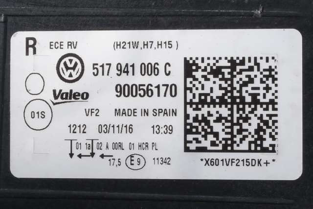 Frontlykt høyre halogen til VW Golf Sportsvan 2014-2018 (VAG|517 941 006 C|)