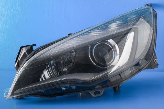 Frontlykt venstre xenon til Opel Astra J, 2010-2015  (HELLA|1ZT 010 012-01)