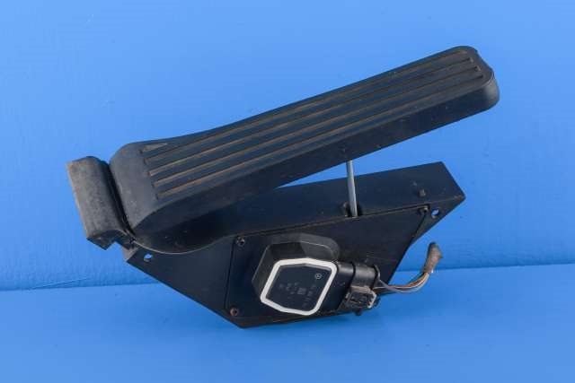 Pedal gass til Mercedes GLK 2008-2015 (X204) (X204) (MERCEDES|A 204 300 03 04|)