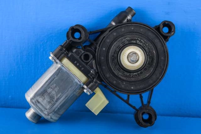Ruteheis, kun motor, høyre foran til Audi A4 2015-2019 (Type V, Fase 1) (B9) (B9) (VAG|8W0 959 802|)