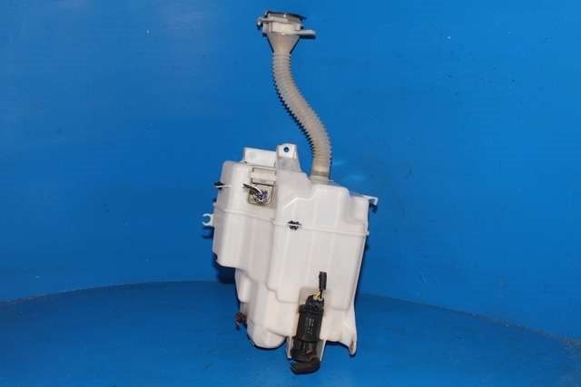Spylertank foran til Toyota RAV4, 2009-2013 (Type III, Fase 2) (DENSO|060851-300)