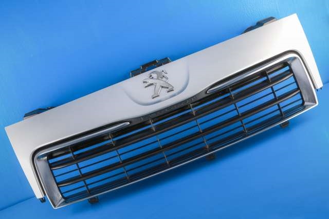 Grill til Peugeot Expert, 2007-2016 (Type II)  (PEUGEOT|14 401985 ZR)