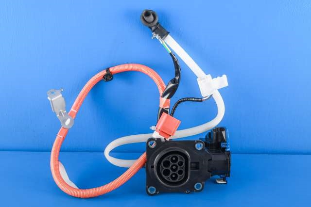 Batterilader inntak/luke til Toyota RAV4 2019-->> (Type V) (TOYOTA|G9081-42051|)