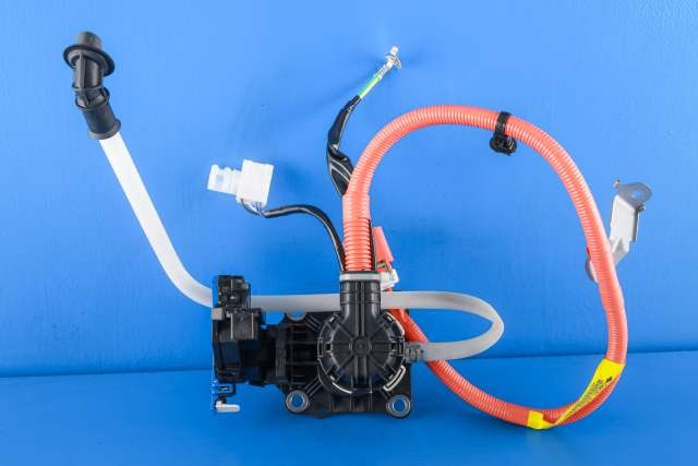 Batterilader inntak/luke til Toyota RAV4 2019-->> (Type V) (TOYOTA|G9081-42051|)
