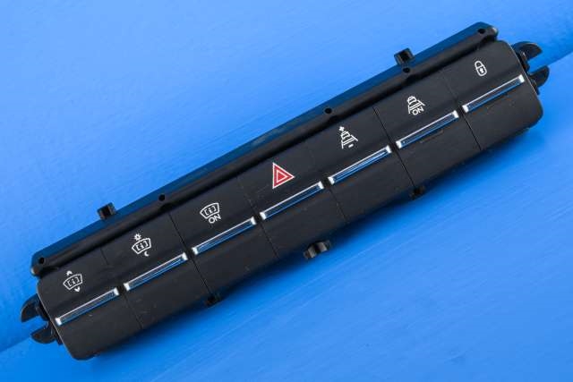 Bryter diverse til Peugeot 5008, 2010-2017 (Type I)  (PEUGEOT|96 638426 XT)