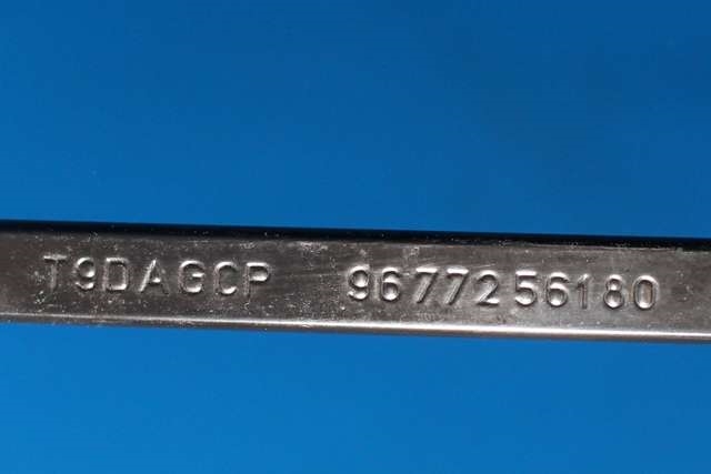 Viskerarm frontrute venstre til Peugeot 308 2013-2021 (Type II) (PEUGEOT|96 772561 80|)