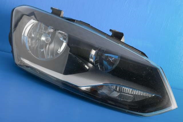 Frontlykt høyre halogen til VW Polo, 2014-2017 (Type V, Fase 2)  (VAG|6R1 941 008 F)