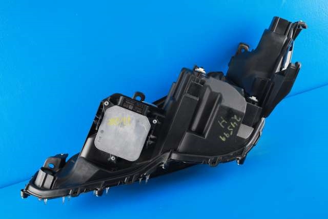 Frontlykt høyre full-LED til Toyota Camry 2019-->>