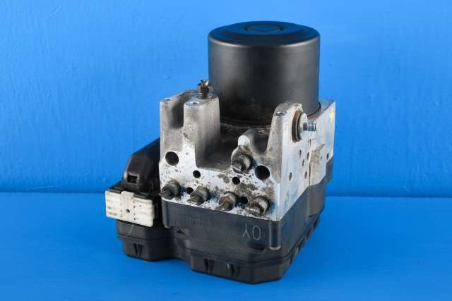ABS sentral til Toyota RAV4 2006-2009 (Type III, Fase 1) (ADVICS|133800-7970|44540-42100|)
