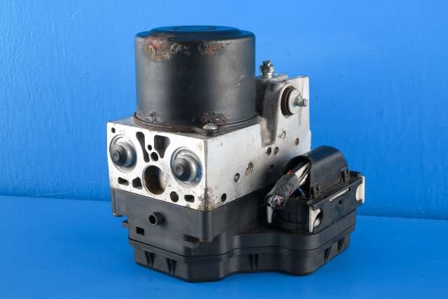 ABS sentral til Toyota RAV4 2006-2009 (Type III, Fase 1) (ADVICS|133800-7970|44540-42100|)