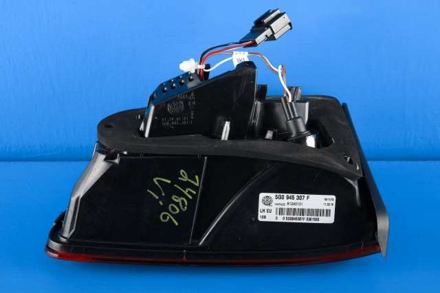 Baklykt venstre indre til VW Golf VII 2012-2017 (Fase 1)  (VAG|5G0 945 307 F|)