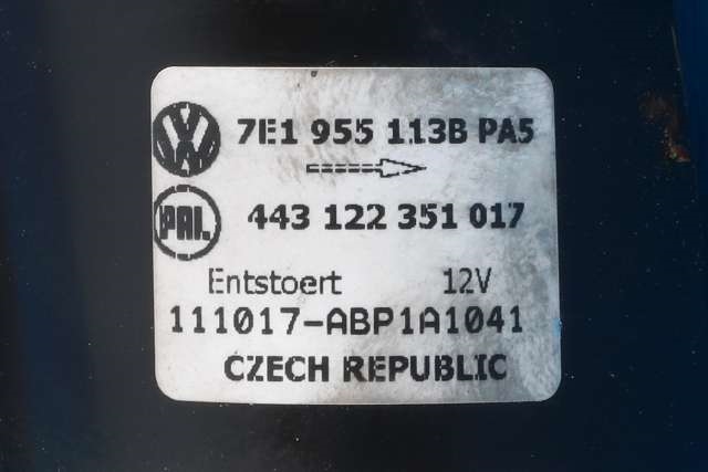 Viskermotor frontrute komplett m/overføring til VW Transporter / Caravelle 2009-2015 (Fase 2) (T5) (T5) (VAG|7E1 955 023 A|)