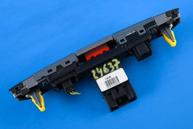 Bryter nødblink til Hyundai Ix35 2010-2015  (HYUNDAI|84740-2S450|)